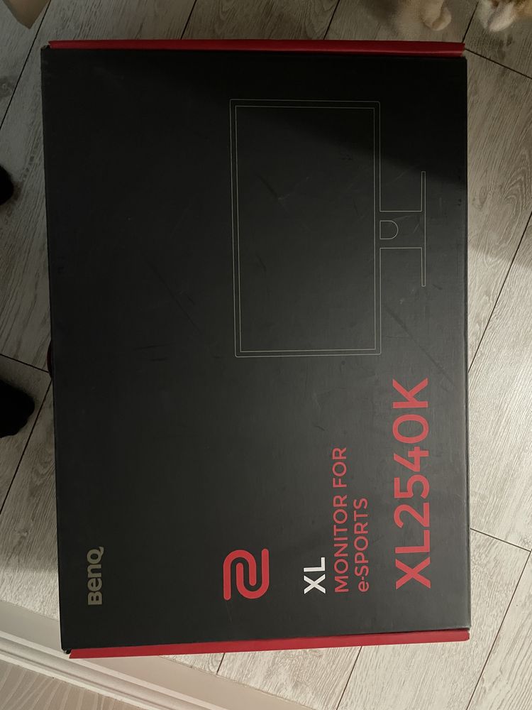 Продается игровой монитор с кранштейном в комплекте