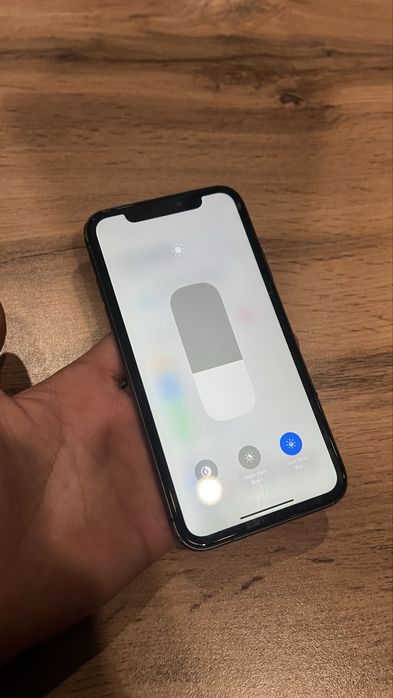 Продам Айфон 11 64гб