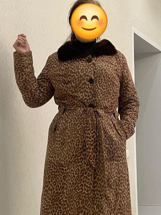 Шикарная верхняя,стильная одежда высокого качества с норковым воротник