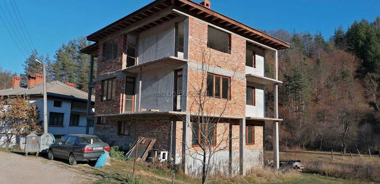 Продавам къща в Родопите с. Могилица