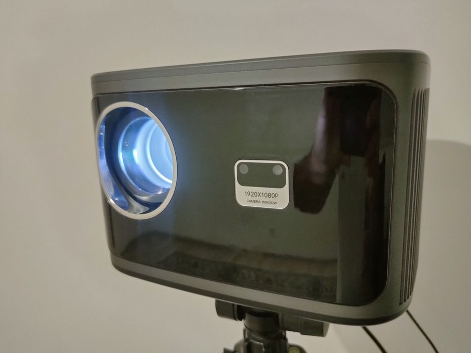 Проектор FINTEX X5 1920P Android 9.0 1200 Ansi 18000 Lumens
