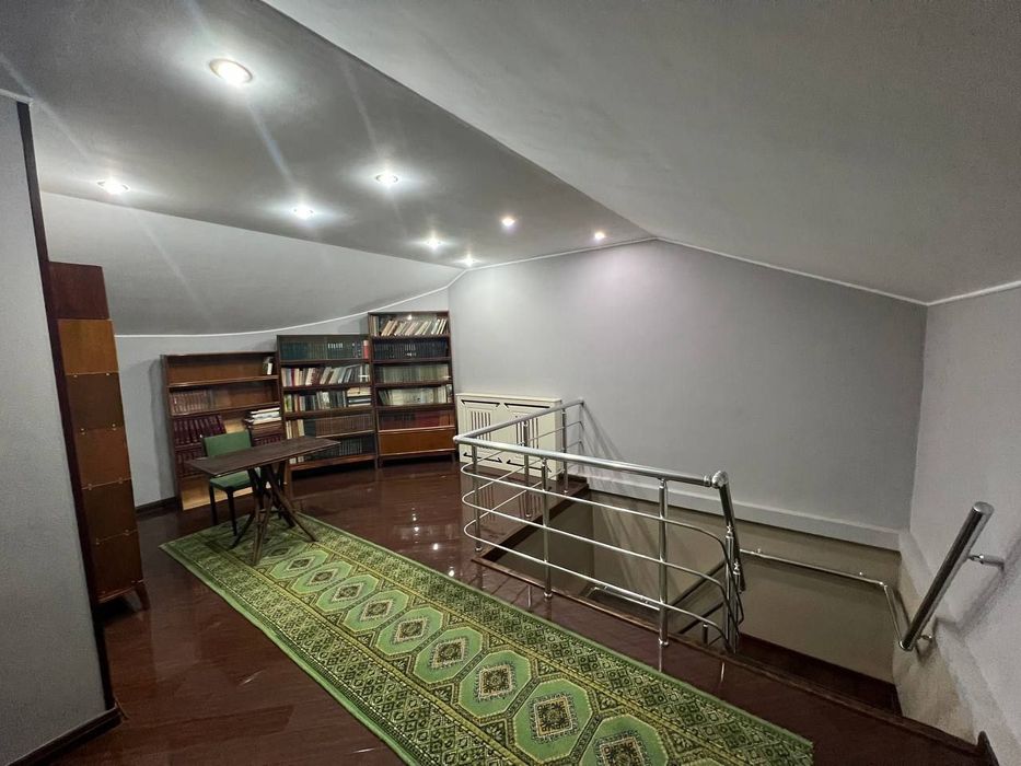 ПРОДАЁТСЯ эксклюзивная 3-уровневая квартира (GABUS) в центре