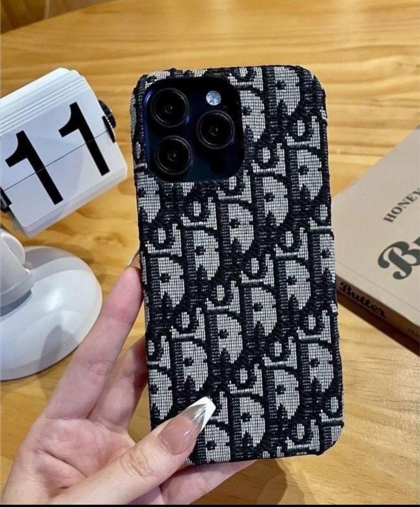 Чехлы Dior для всех моделей iPhone