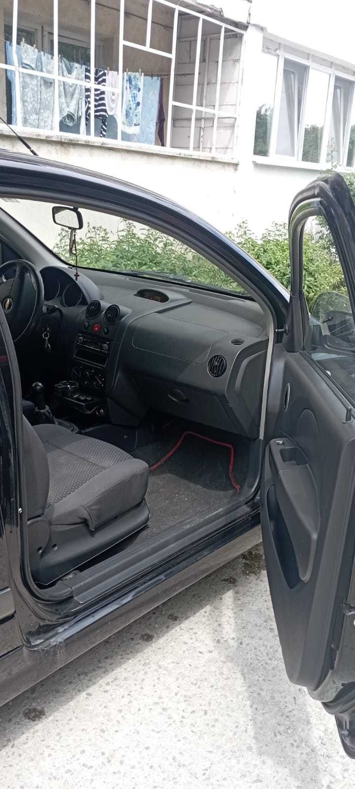 Masina e ca nouă unic proprietar, distribuție schimbata