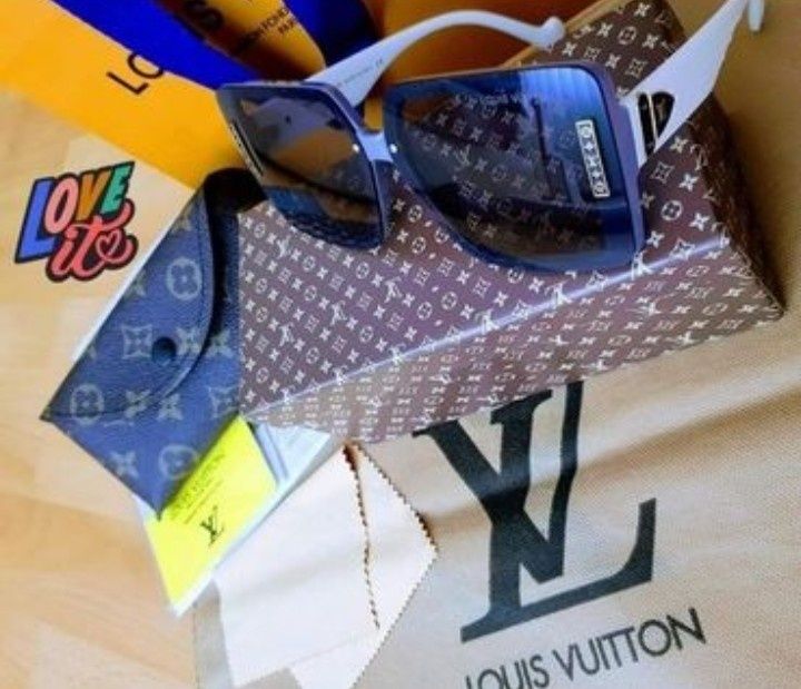 Ochelari de soare dama LV,super model import Italia, toc,cutie,lavetic