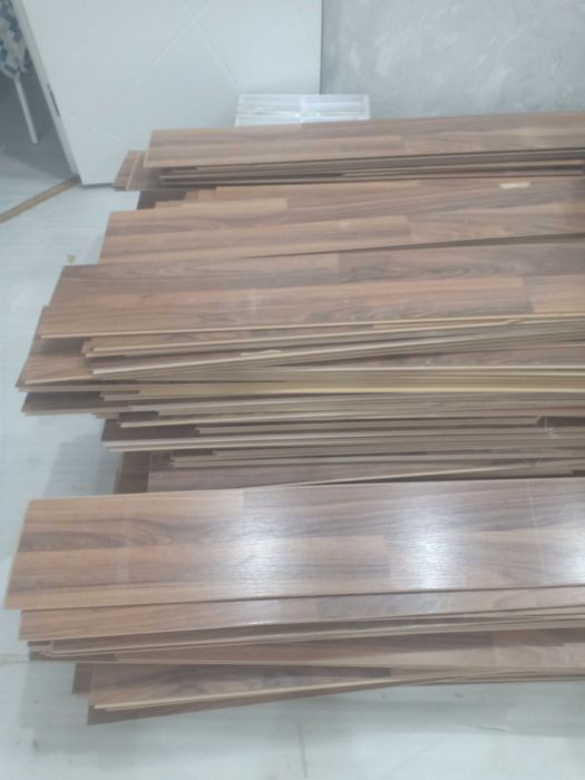 Продается ламинат