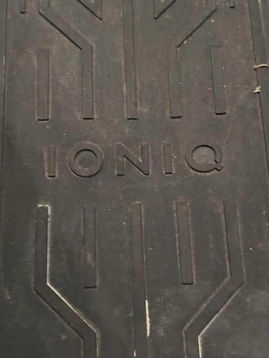 Ioniq-5зимни стелки и кора за багажник