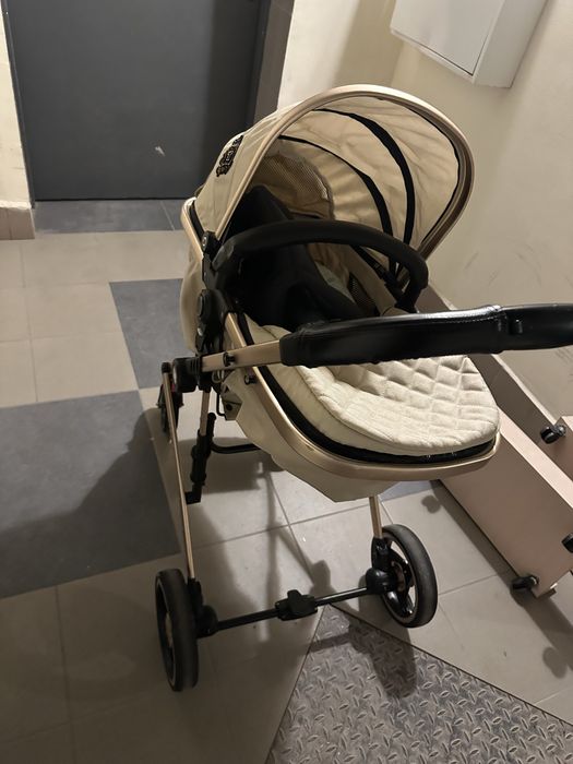 Продавам детска количка  kikka boo