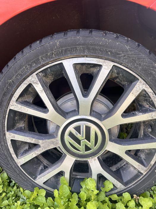 Volkswagen UP - цяла или на части