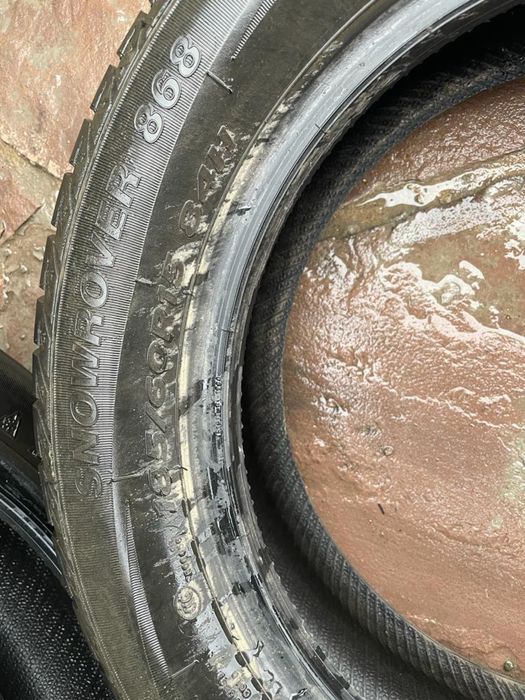 Почти новый комплект зимних шин