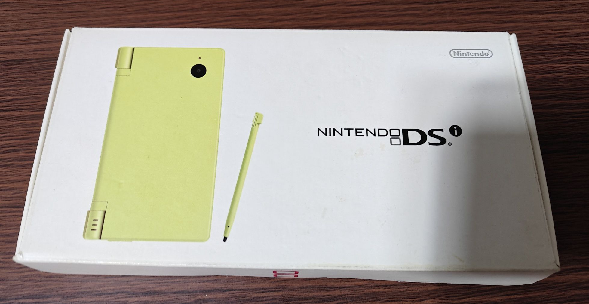 Nintendo DSi в идеальном состоянии