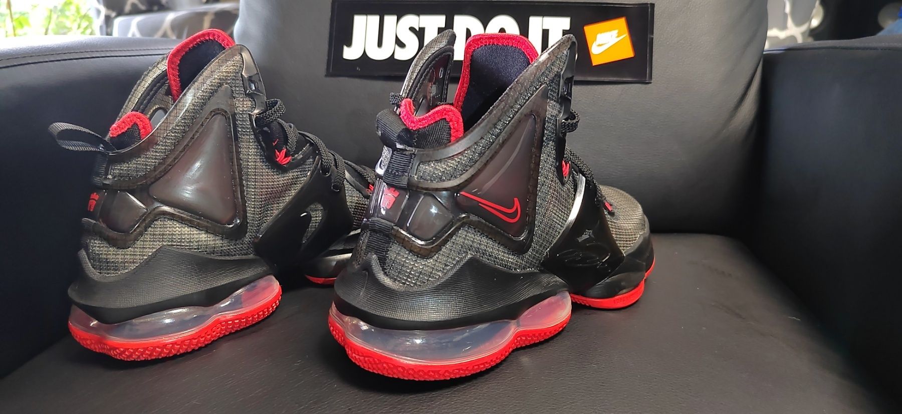 Nike Lebron XIX, номер 39