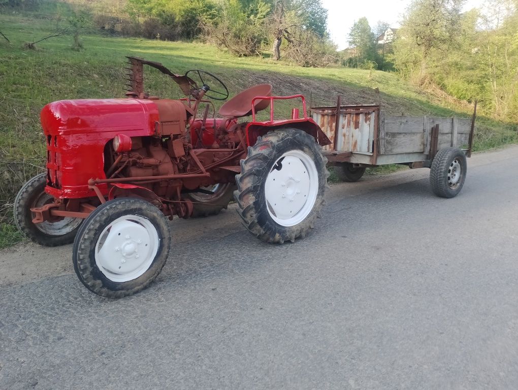 Tractoras 1 piston cu coasa laterala și tiranț