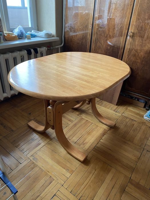 Стол обеденный малазийский