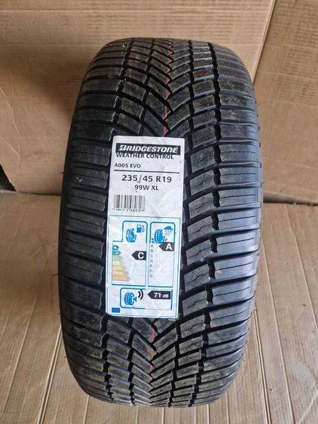 1 брой Bridgestone R19 235/45/  
нова зимна гума 
DOT1221