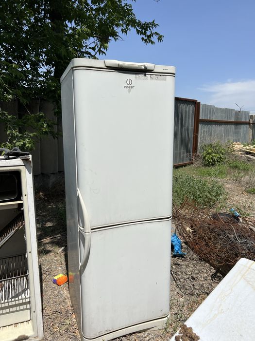 Продам холодильники на запчатки/металл и тд