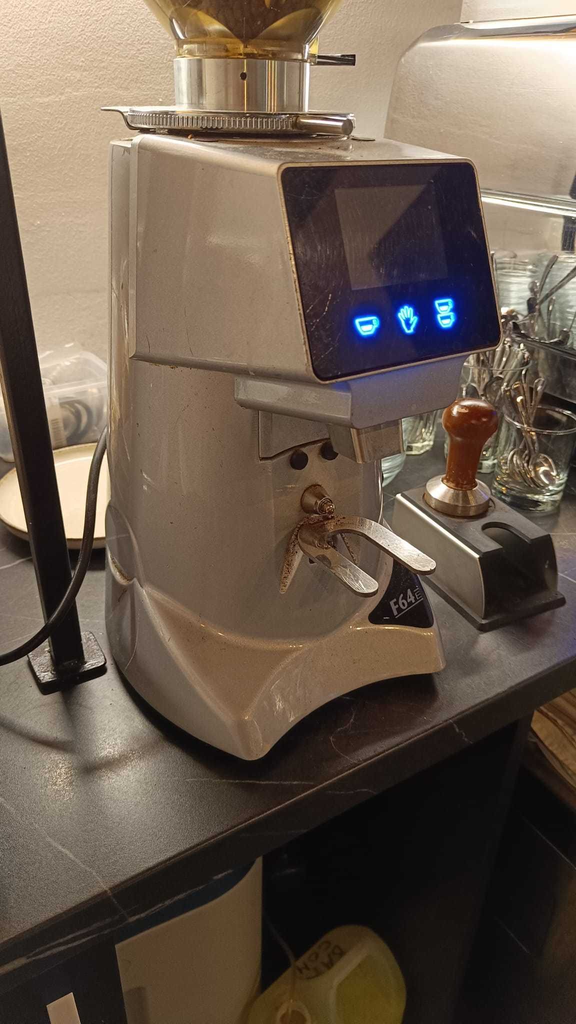 Espressor manual La San Marco – de vânzare