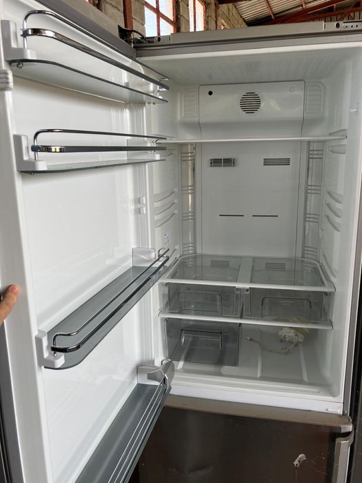 Двукрилен хладилник Samsung