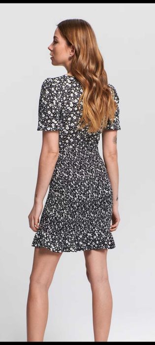 Рокля с флорален десен