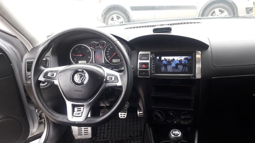 Vând sau schimb cu chooper. Golf 4 1.9 tdi 141 ca.220000 km.