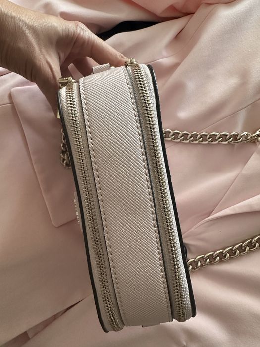 Дамска чанта Guess