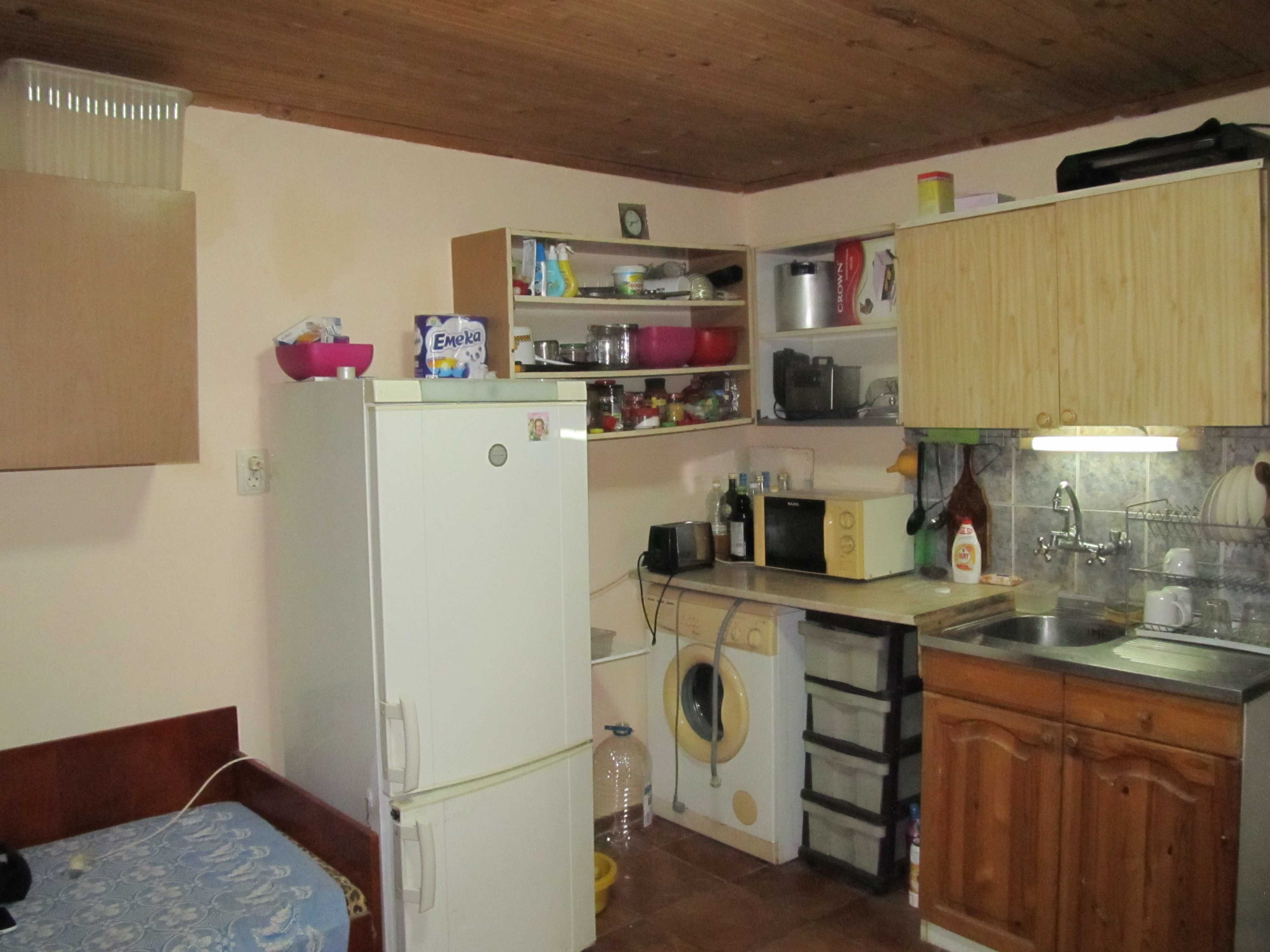 Продавам обитаем селски имот