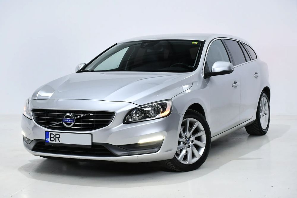 Volvo V60 D2 Momentum / Facelift / Automat