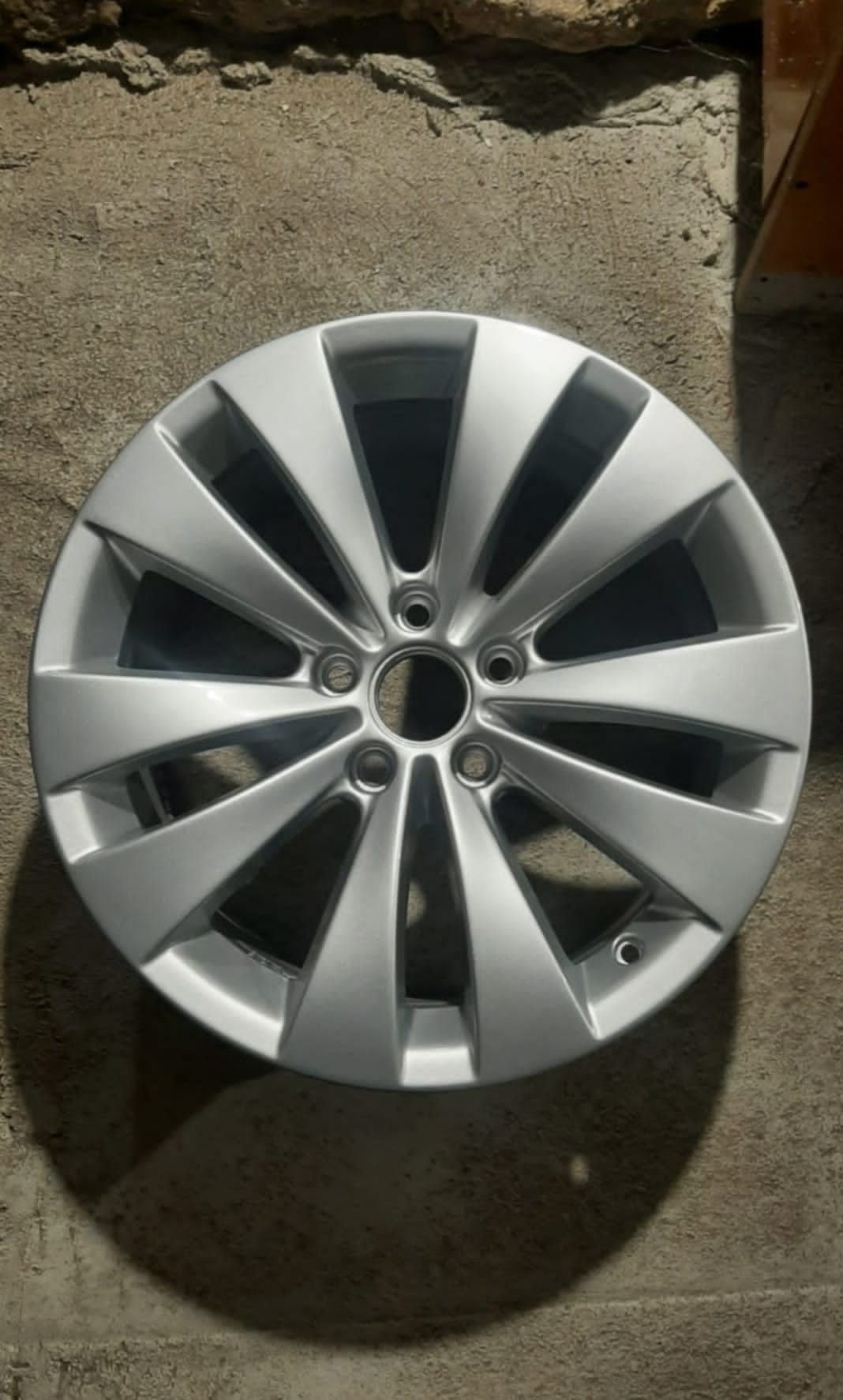 Janta vw Phoenix 17", 5x112, et 41, 8J
janta vw Phoenix pe 17" 5x112,