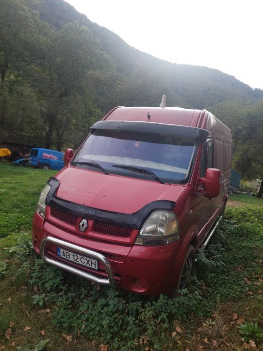Vând Renault master.
