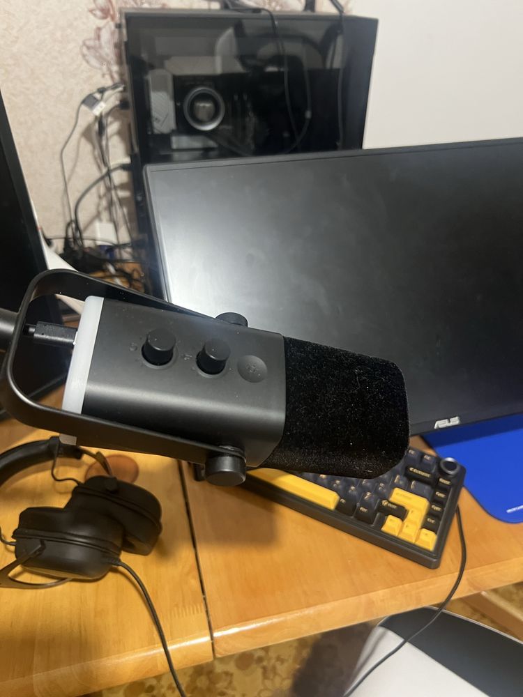 Игровой компьютер практически новый