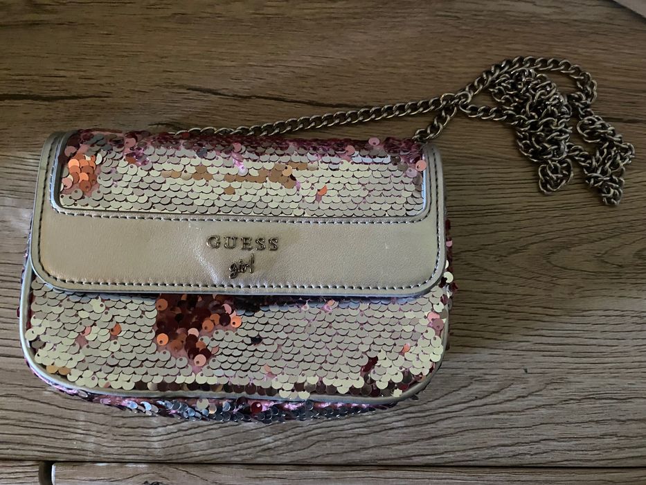Нова чанта Guess