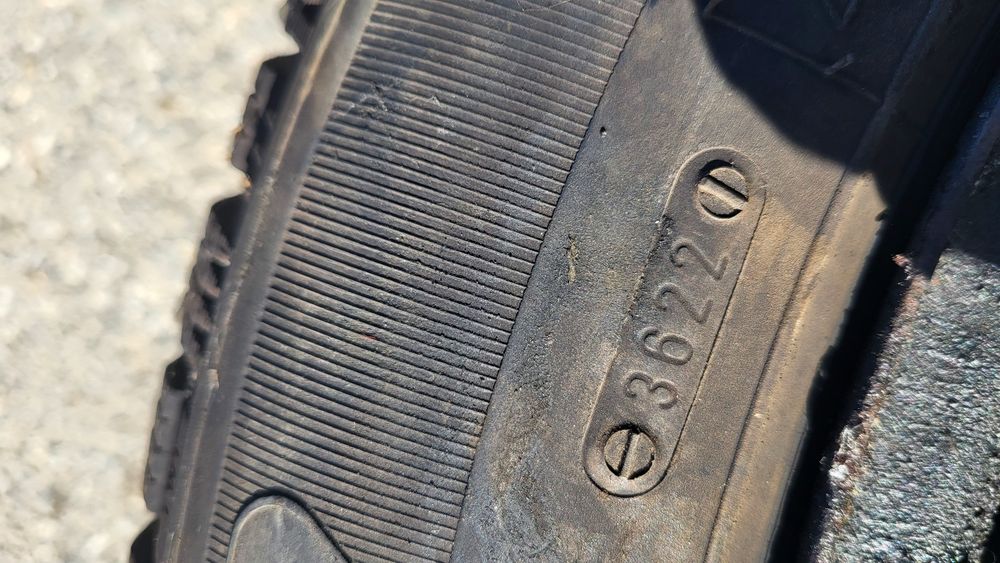 Vând anvelope 225 55 r 16