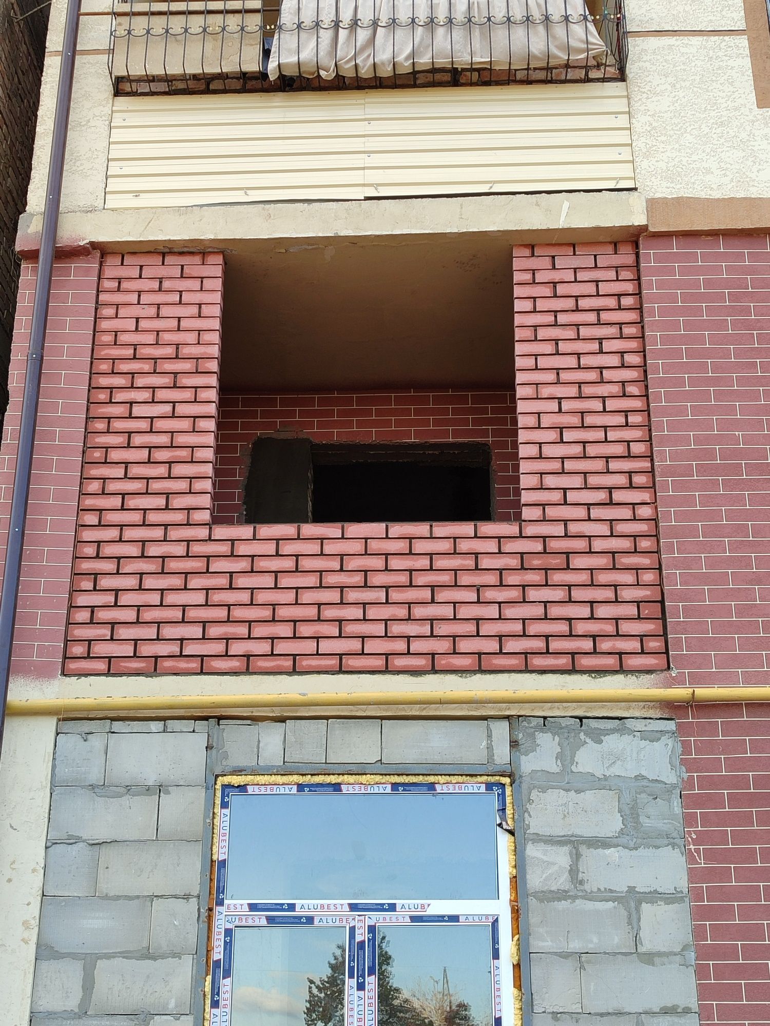 Balkonga gʻisht teramiz Kladka balkon Кирпичная кладка