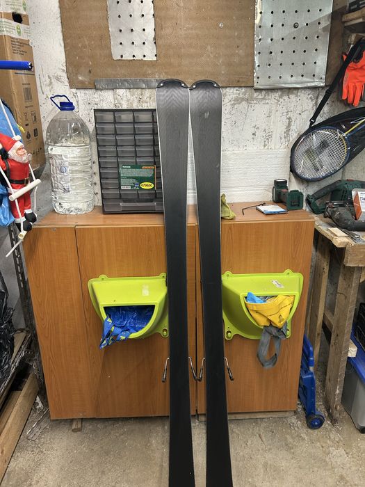 Schiuri Atomic 165cm