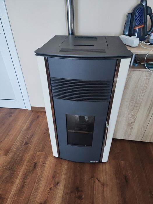 Пелетна камина Alfa Plam LUCA 8.5 kW – като нова