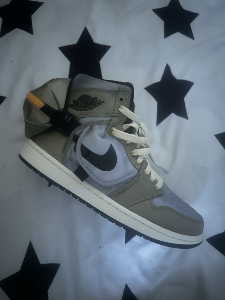 Nike Air Jordan 1 Utility Noi (Marimea 40)