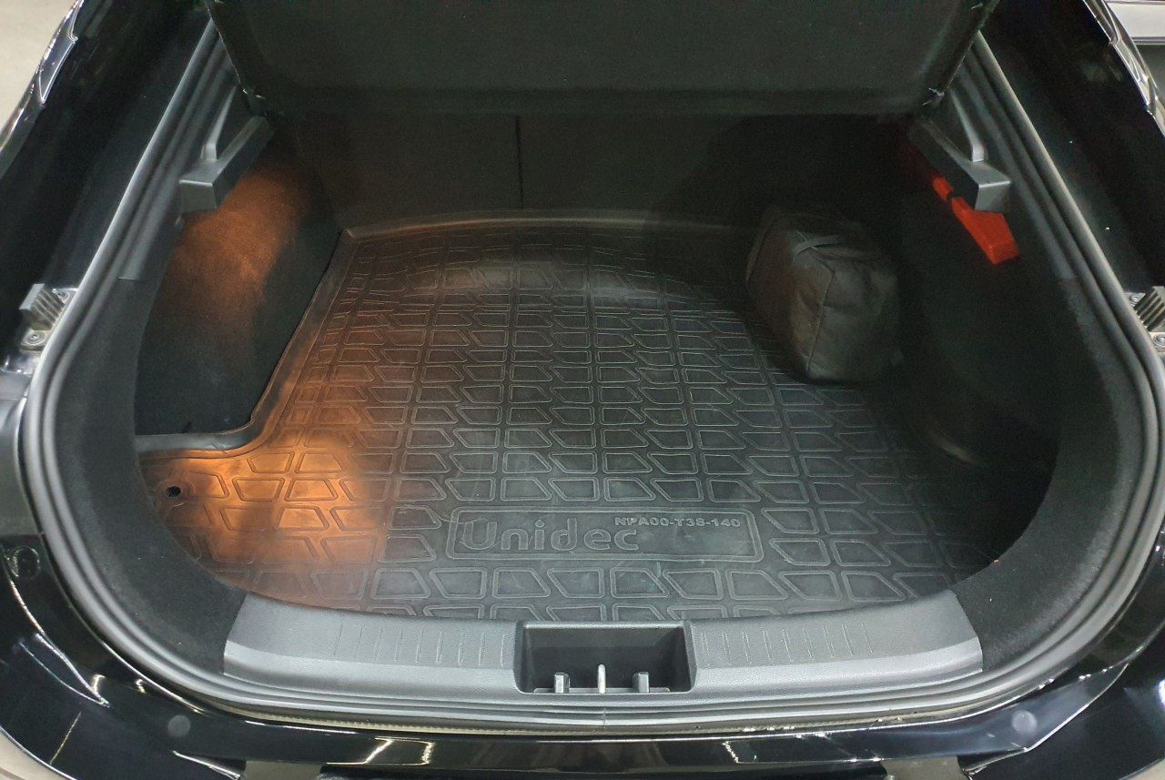 Jac j7  Luxury Liftbek 1.5 Turbo qora rang