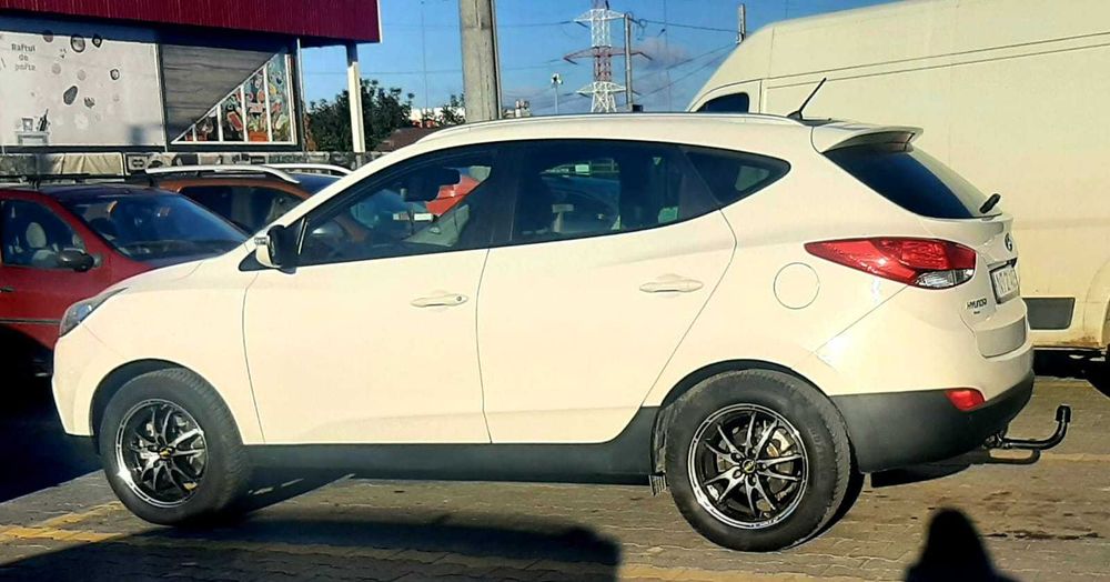 Vând Hyundai ix35