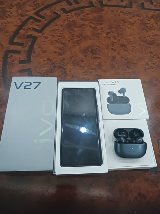 Vivo v27 и наушники Vivo