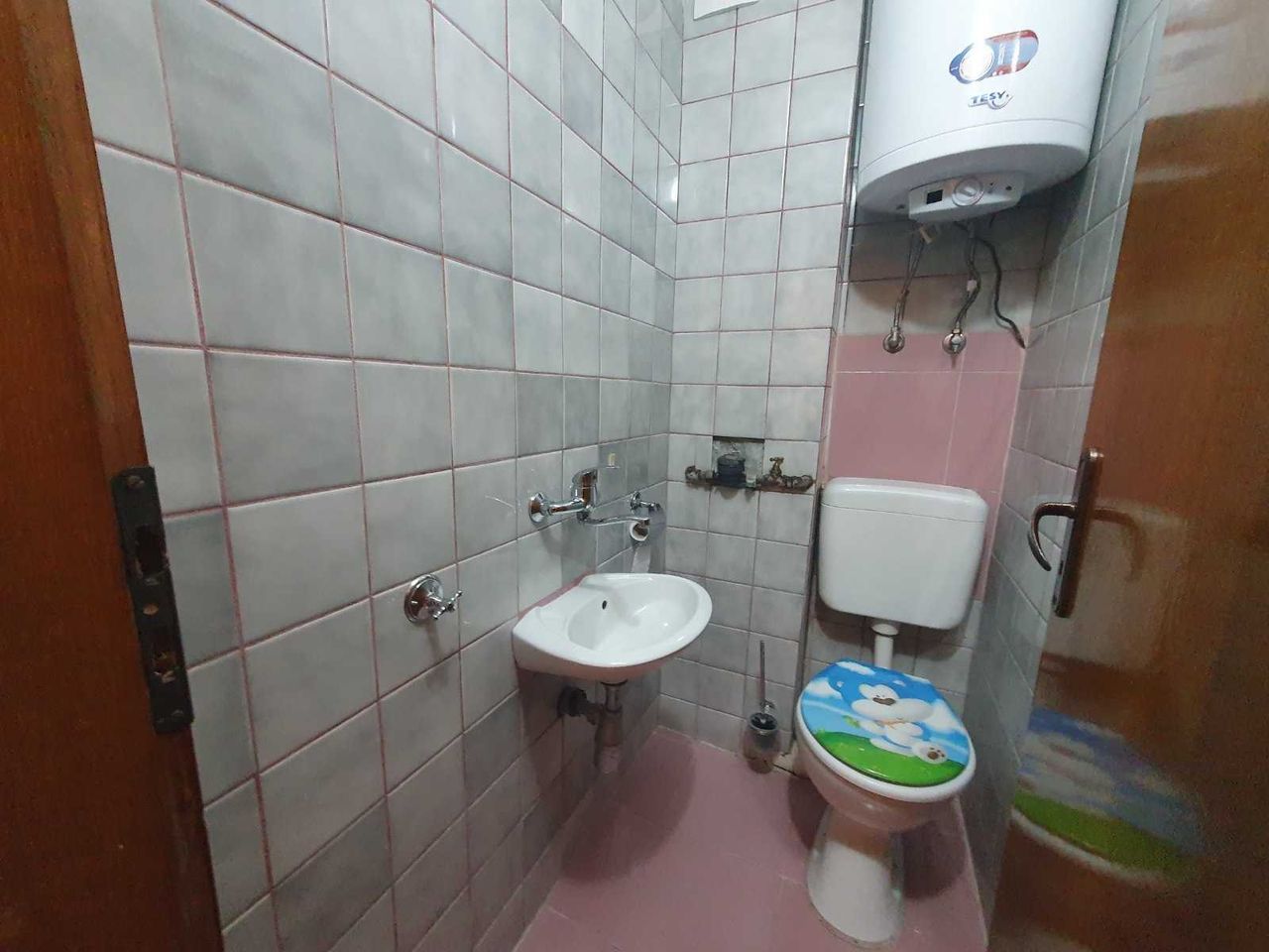 Дава се под наем Тристаен апартамент в Бургас, Център - 85 кв.м за 500 € - Снимка #15