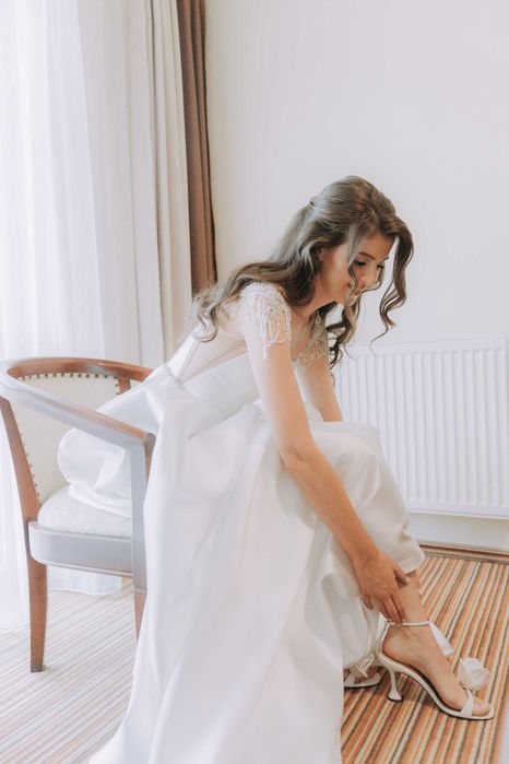 Vand pantofi cu toc marca Valeria Sabatini