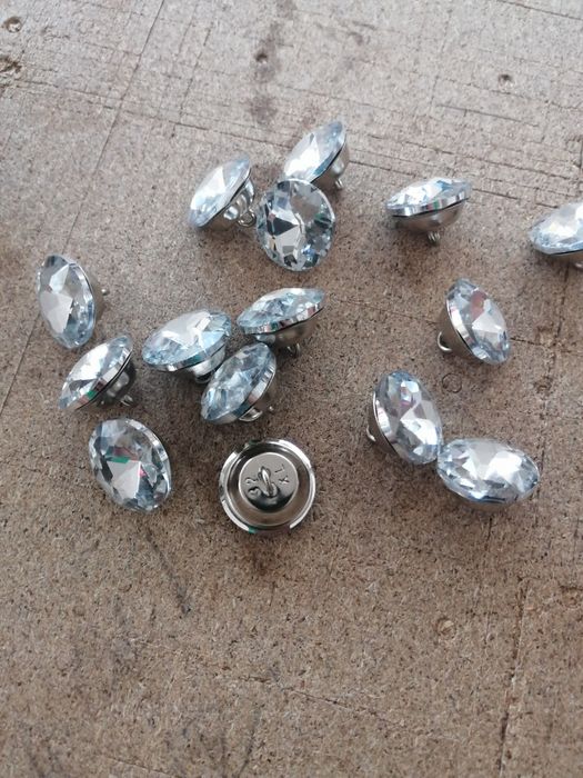 Nasturii sticla swarovski