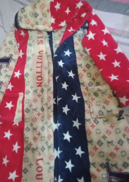 Халат банный отличного качества на 8-9-10 лет