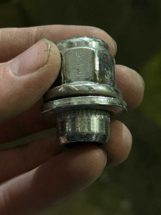 Гайки колесные 1x1.25 c TOYOTA