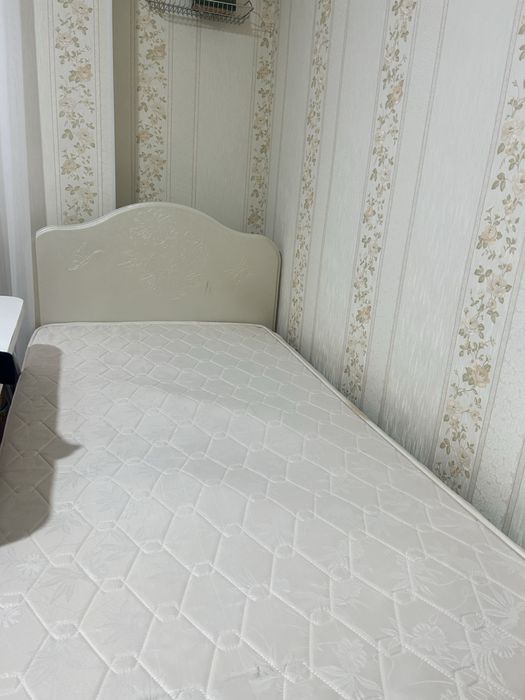 Отдам даром 2 кровать, шифонер, тумба