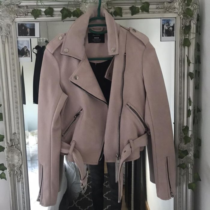 Розово яке Bershka