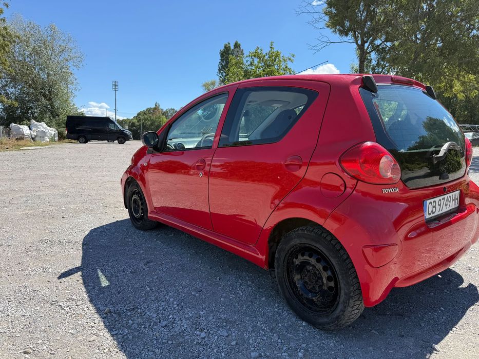 Продавам Toyota Aygo