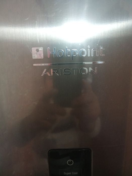 Vând frigider Ariston hotpoint