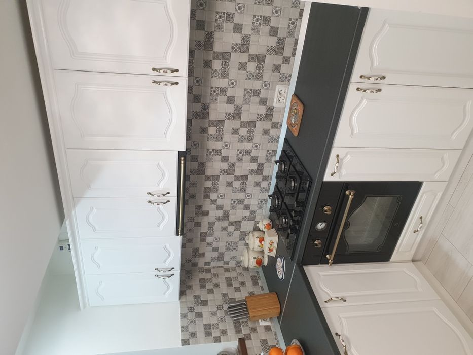 Bucatarie cu fronturi frezate din mdf