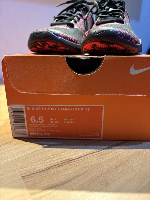 Adidasi Nike de vanzare.